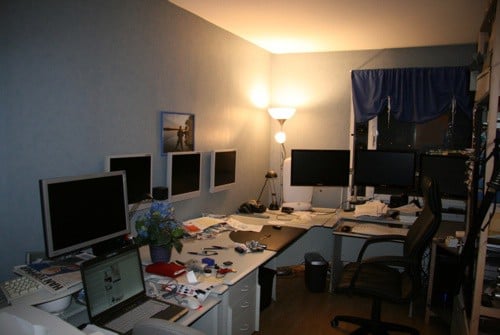 Rick's many monitors.
